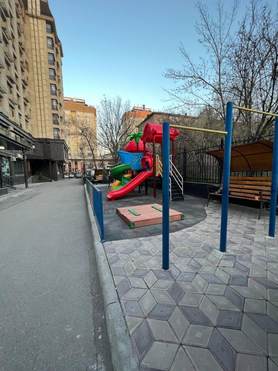 Apartments "Harmony" On Sydykova St 156А Biskek Kültér fotó
