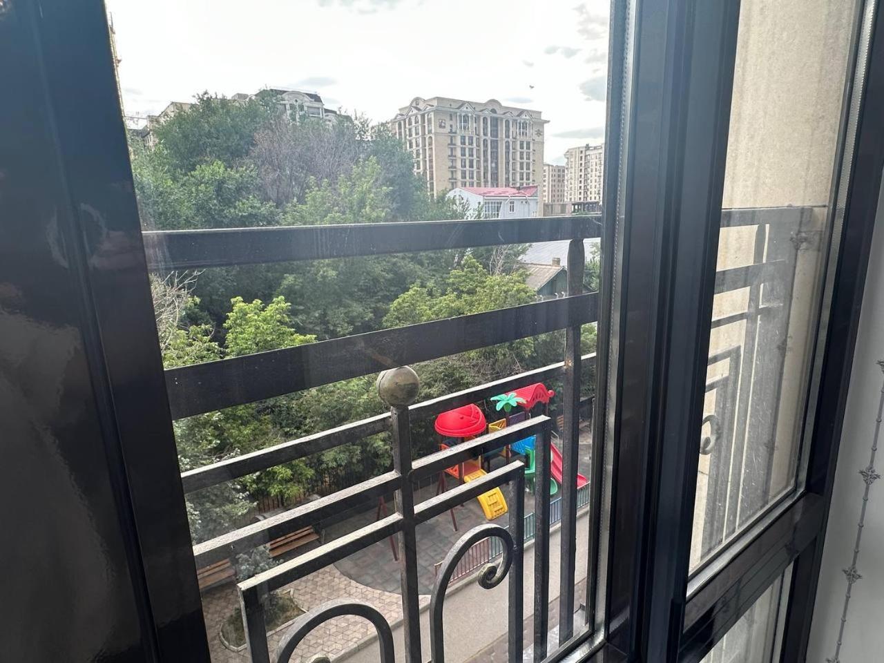 Apartments "Harmony" On Sydykova St 156А Biskek Kültér fotó
